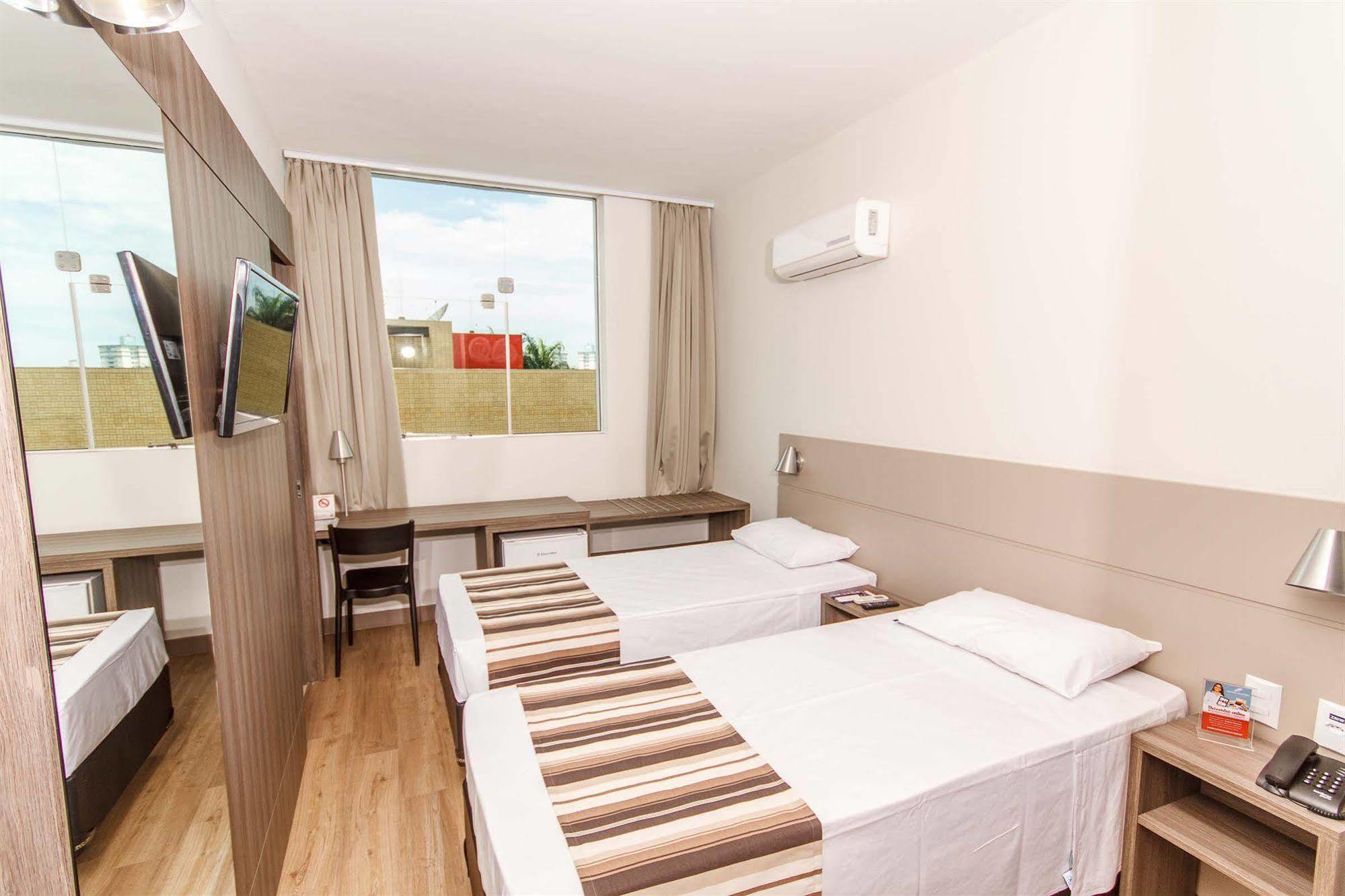Hotel Valerim Itajai / Navegantes 외부 사진
