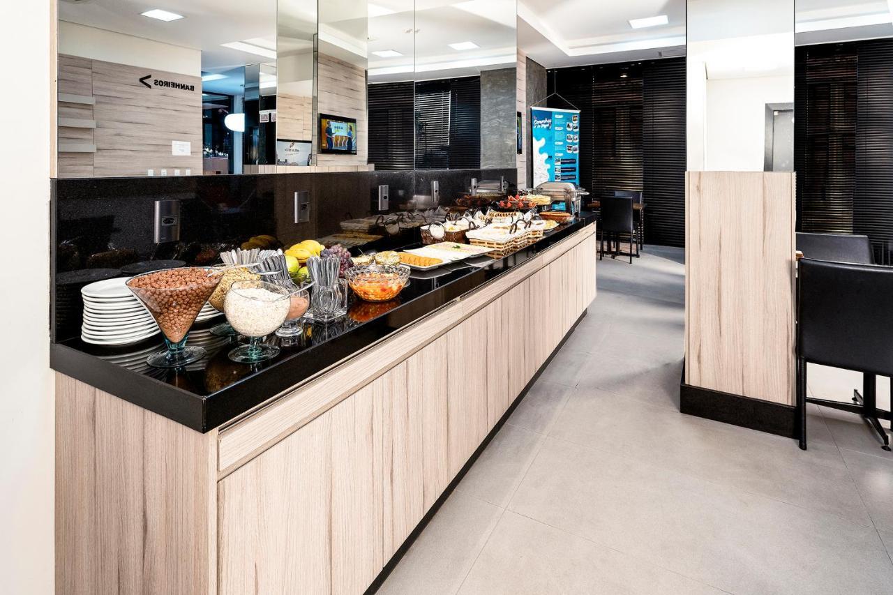 Hotel Valerim Itajai / Navegantes 외부 사진